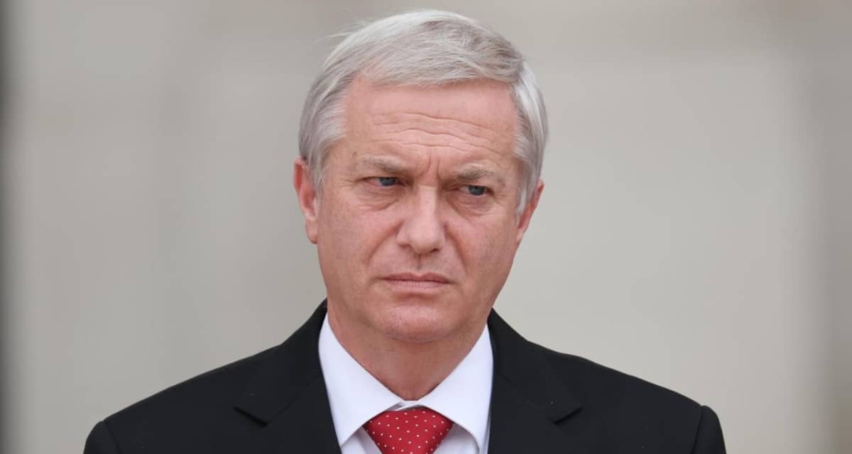 La aprobación de José Antonio Kast cayó a 34% en la encuesta Cadem, su nivel más bajo desde marzo, golpeada por la economía