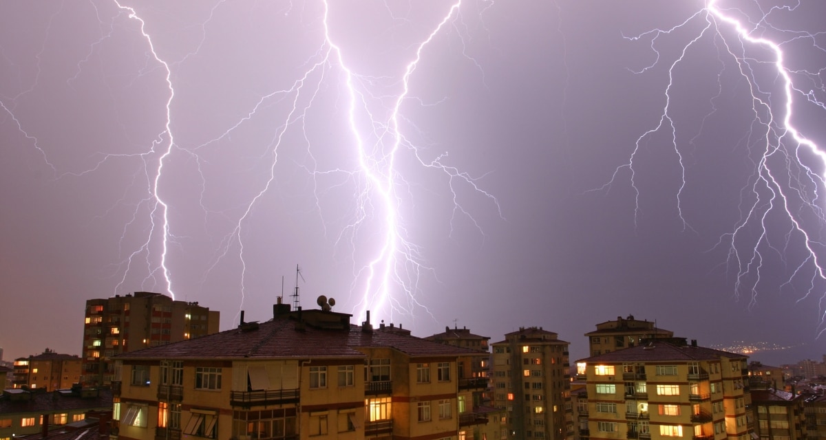 La Dirección Meteorológica de Chile actualizó su aviso por probables tormentas eléctricas para este viernes 18 de septiembre en sectores de Coquimbo, Valparaíso, Metropolitana y O'Higgins