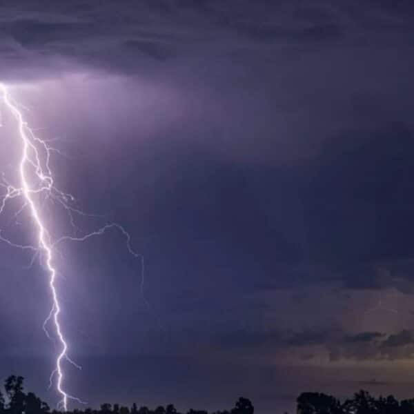 La Dirección Meteorológica de Chile emitió avisos por lluvias, tormentas eléctricas y calor para Arica y Parinacota y Tarapacá durante el 17 y 18 de septiembre.