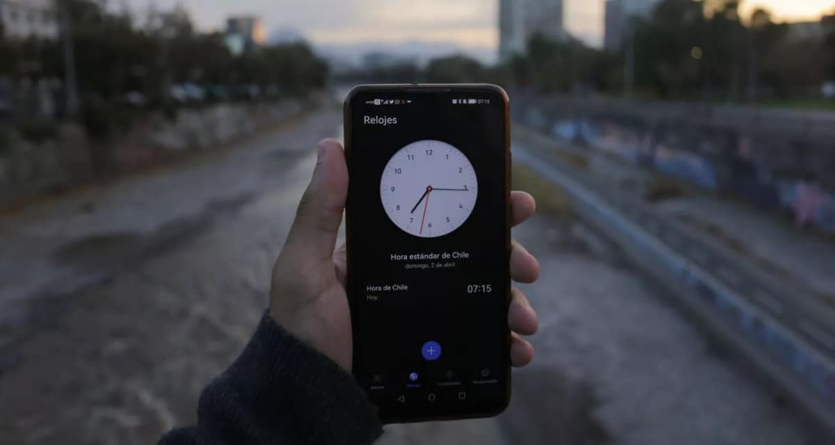 Chile entra al horario de verano este 5 de septiembre: los relojes se adelantan una hora en 14 regiones continentales y el territorio insular.