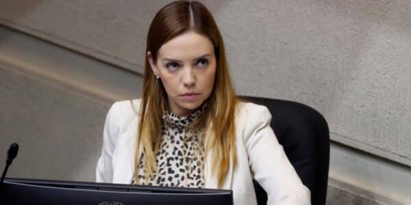 Nuevos antecedentes en la investigación contra la senadora Camila Flores: su exasesor Julio Lillo declaró que Percy Marín le habló de presuntos dineros entregados a parlamentarios por la ley de notarios