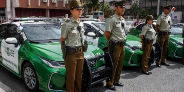 Carabineros de Chile adjudicó la compra de 88 radiopatrullas BMW 320i por más de $4.303 millones para renovar su flota policial