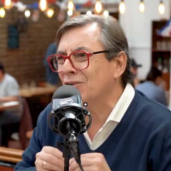 Claudio Fariña durante su furiosa defensa a José Antonio Kast en el Peyo Podcast.