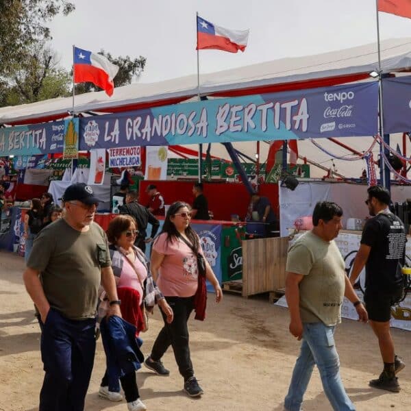 Qué comercios abren y cuáles cierran en Fiestas Patrias: supermercados y malls cierran el 18 y 19 de septiembre por feriados irrenunciables del comercio
