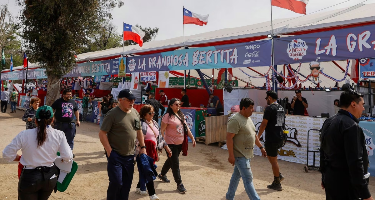 Qué comercios abren y cuáles cierran en Fiestas Patrias: supermercados y malls cierran el 18 y 19 de septiembre por feriados irrenunciables del comercio