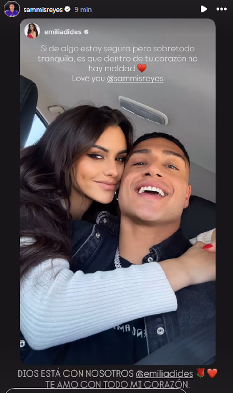 Captura de la historia de Instagram en que Emilia Dides aparece abrazando a Sammis Reyes junto a un mensaje de respaldo al deportista.