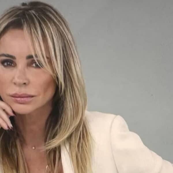 Eva Gómez posa con atuendo negro en su arriesgada sesión de fotos de Instagram que provocó lluvia de elogios
