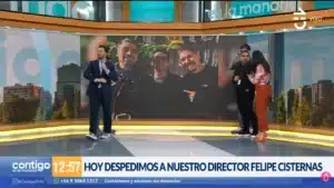 Equipo de Contigo en la Mañana aplaudiendo a Felipe Cisternas durante su despedida en vivo, momento en que Andrea Arístegui le dedicó palabras de cariño antes de su salida de Chilevisión tras 14 años para fichar por Canal 13.