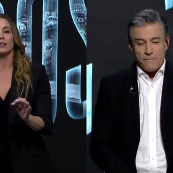 Fernando Solabarrieta en el set de Sin Filtros, programa de debate político donde el periodista retomó su rol tras dos semanas alejado de la conducción por el episodio del 7 de septiembre.
