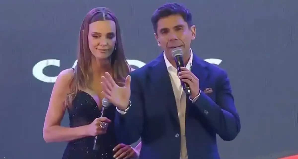 La transmisión de la Fonda Ñuñoa por Chilevisión se cortó abruptamente luego de que la lluvia dañara una consola de sonido.