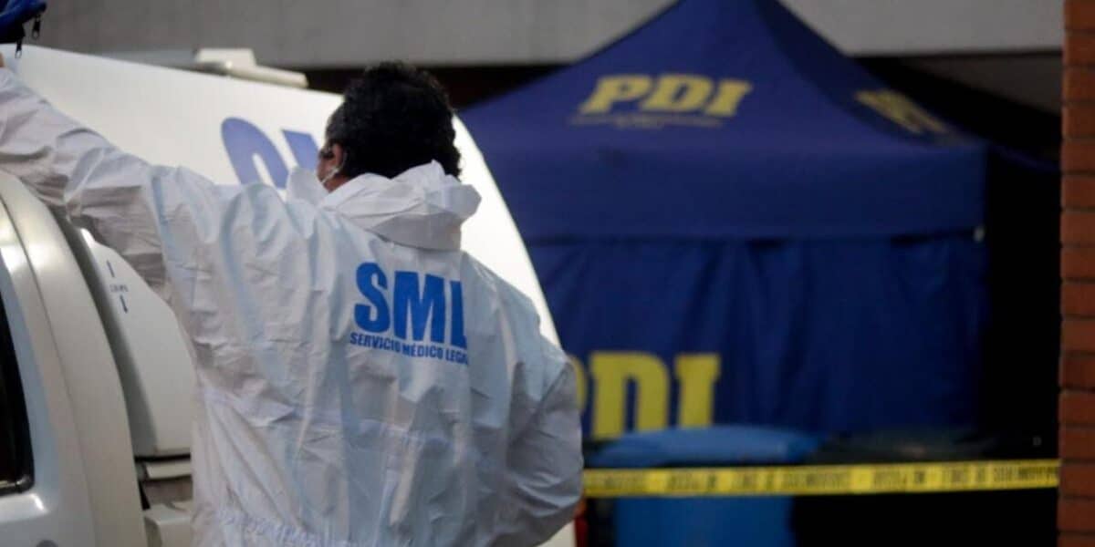 Homicidio en Peñalolén: hombre fue asesinado de un disparo al defender a una mujer en pelea de pareja en calle Quebrada San Pedro y PDI busca al imputado