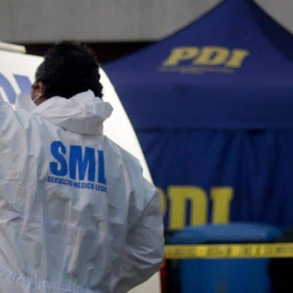 Homicidio en Peñalolén: hombre fue asesinado de un disparo al defender a una mujer en pelea de pareja en calle Quebrada San Pedro y PDI busca al imputado