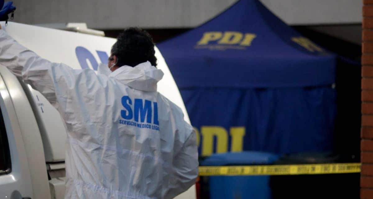 Homicidio en Peñalolén: hombre fue asesinado de un disparo al defender a una mujer en pelea de pareja en calle Quebrada San Pedro y PDI busca al imputado