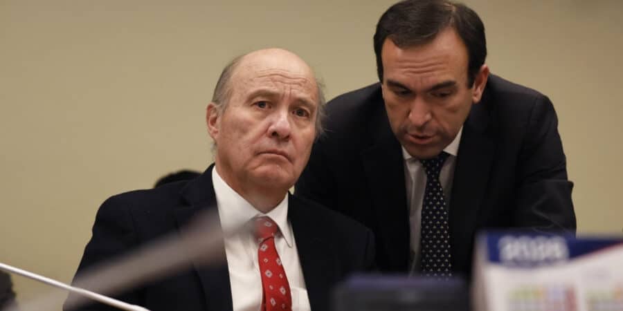 Jorge Quiroz, ministro de Hacienda, cuestionado por la caída del Imacec de julio, el peor dato en tres años