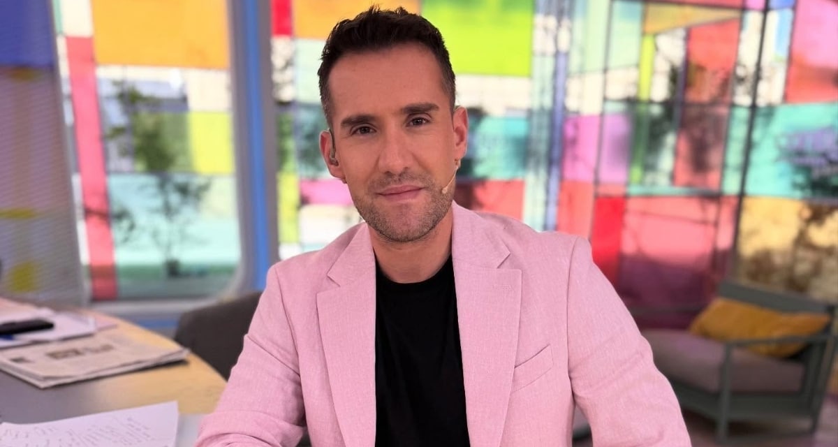 El periodista Jaime Figueroa sonriendo tras confirmar su llegada al equipo de Canal 13
