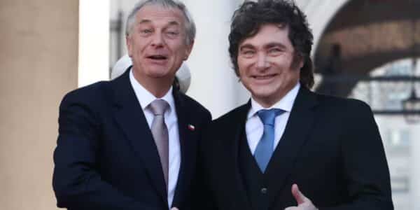 El Presidente de Argentina, Javier Milei, desató la indignación transversal de diputados y senadores chilenos tras emitir un polémico discurso en el Foro Madrid realizado en Santiago, donde insultó a sus opositores políticos y se refirió al derrocamiento de Salvador Allende.