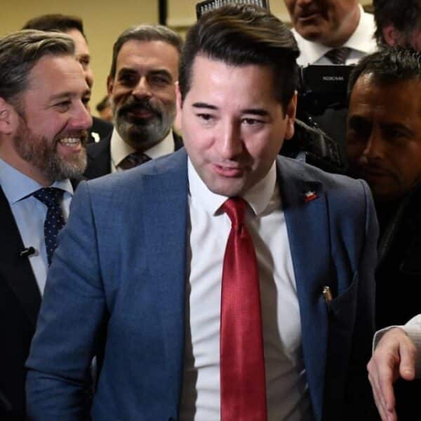 El diputado Javier Olivares afirmó que las Malvinas son inglesas al defender la soberanía chilena del Estrecho de Magallanes y desató críticas en Argentina