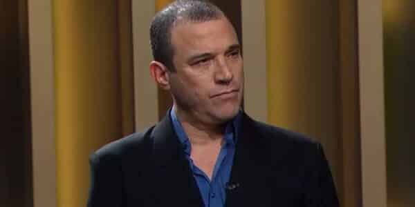Julián Elfenbein mantiene contrato vigente con Chilevisión, pero sin proyectos en carpeta, mientras Pasapalabra regresa al canal con Diana Bolocco y grabaciones en octubre