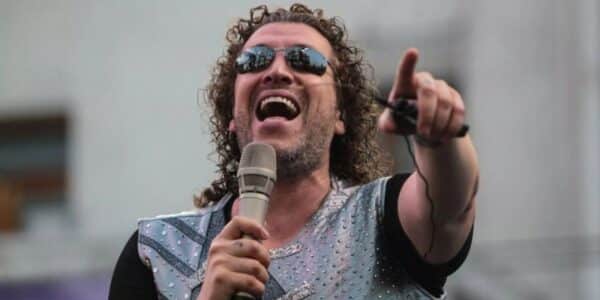 Leo Rey, cantante chileno y exvocalista de La Noche, en plena campaña viral para llegar al Festival de Viña 2027