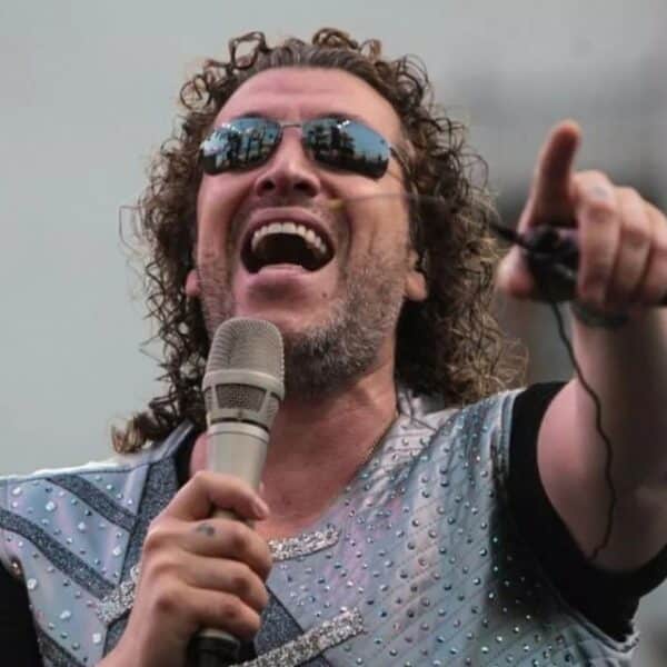 Leo Rey, cantante chileno y exvocalista de La Noche, en plena campaña viral para llegar al Festival de Viña 2027