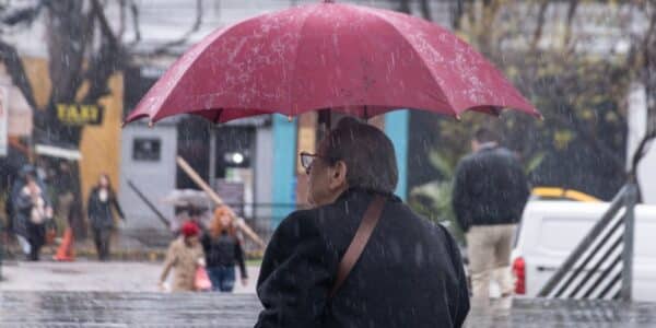 La Región Metropolitana podría registrar lluvias débiles esta semana por una baja segregada, con el miércoles 9 y jueves 10 de septiembre como jornadas clave