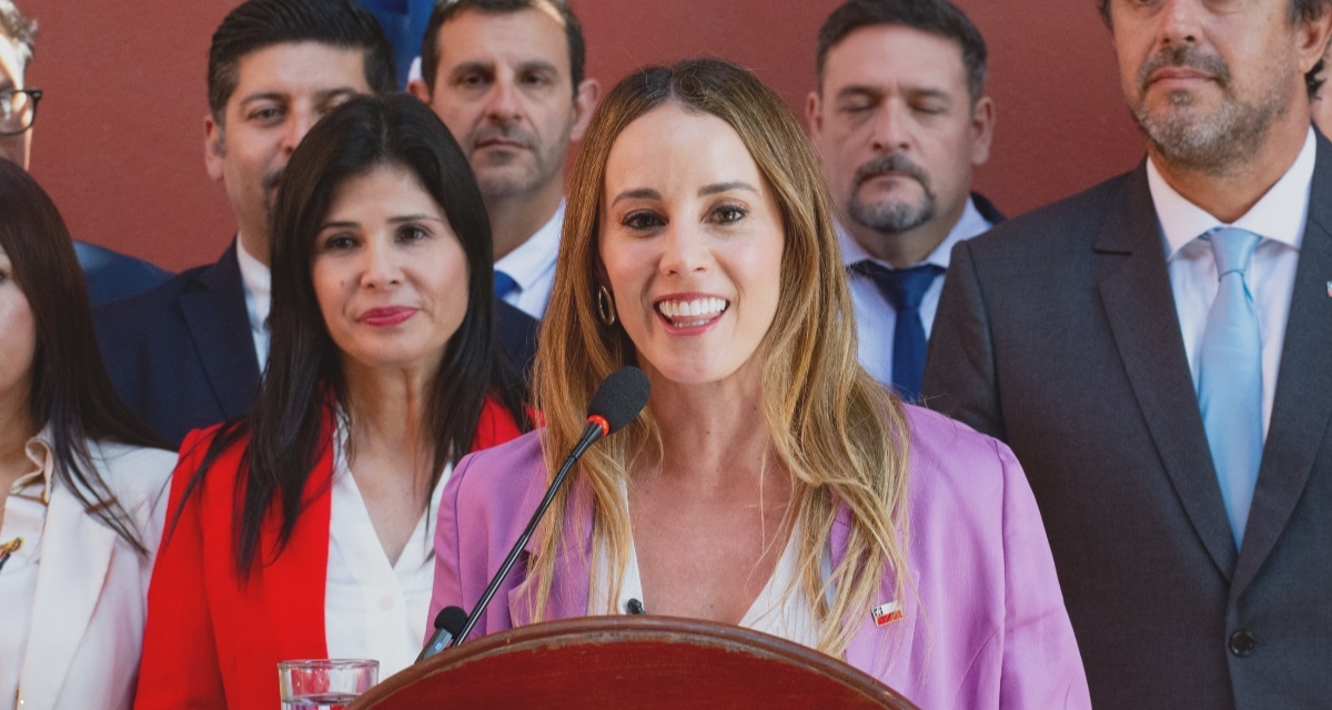 Mara Sedini recibió una ola de burlas en redes sociales tras publicar una fotografía generada con inteligencia artificial en una fonda.