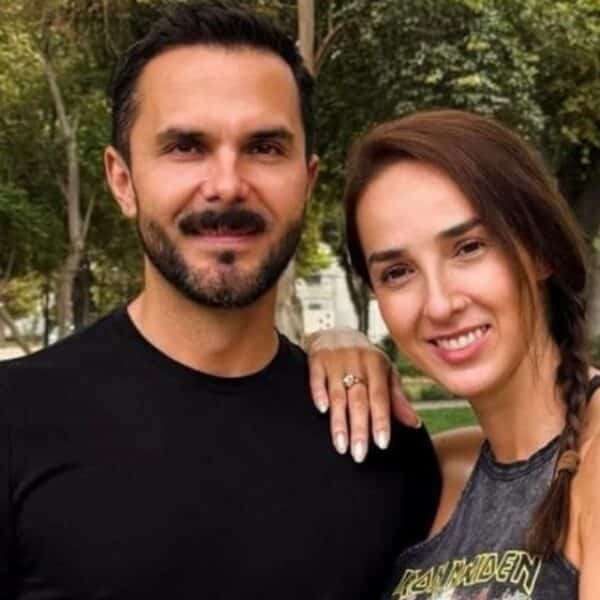 María José Reyes insinuó que Álvaro Ballero la habría visto en su departamento mientras pololeaba con Valentina Schnitzer: así fue la dedicatoria