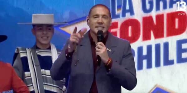 Pancho Saavedra rompió el libreto en la inauguración de La Gran Fonda de Chile en el Parque O'Higgins, se tomó un vino al seco y dedicó una paya con mensaje a quienes conducen el país