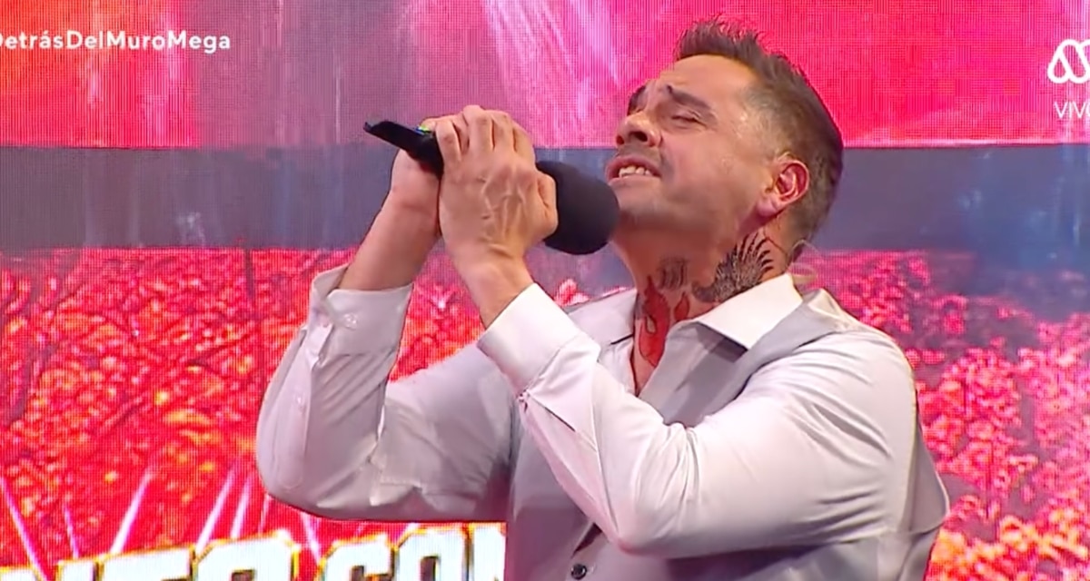 Detrás del Muro estrenó la parodia "Canto con Fiebre" sobre la presentación de Mauricio Pinilla en Fiebre de Canto, que desató risas en redes sociales