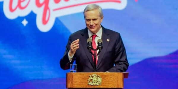 Paya del Presidente Kast en inauguración de fondas del Parque O'Higgins: brindó por el Estrecho de Magallanes y respondió al mote de 'Gobierno fome'