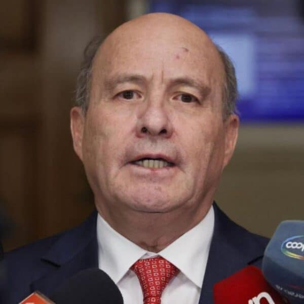 Alcaldes y municipios en alerta por eventuales recortes del Presupuesto 2027 a programas sociales e infraestructura, a días de su ingreso al Congreso.