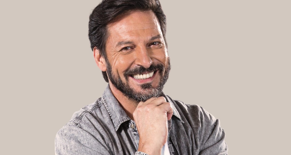 Chilevisión decidió mantener a Rafael Cavada fuera de pantalla este fin de semana tras su abrupta salida del noticiero