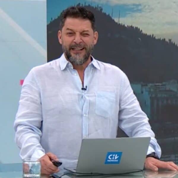 Rafael Cavada lleva casi una semana sin presentarse a Radio ADN tras su errática aparición en el noticiero de Chilevisión