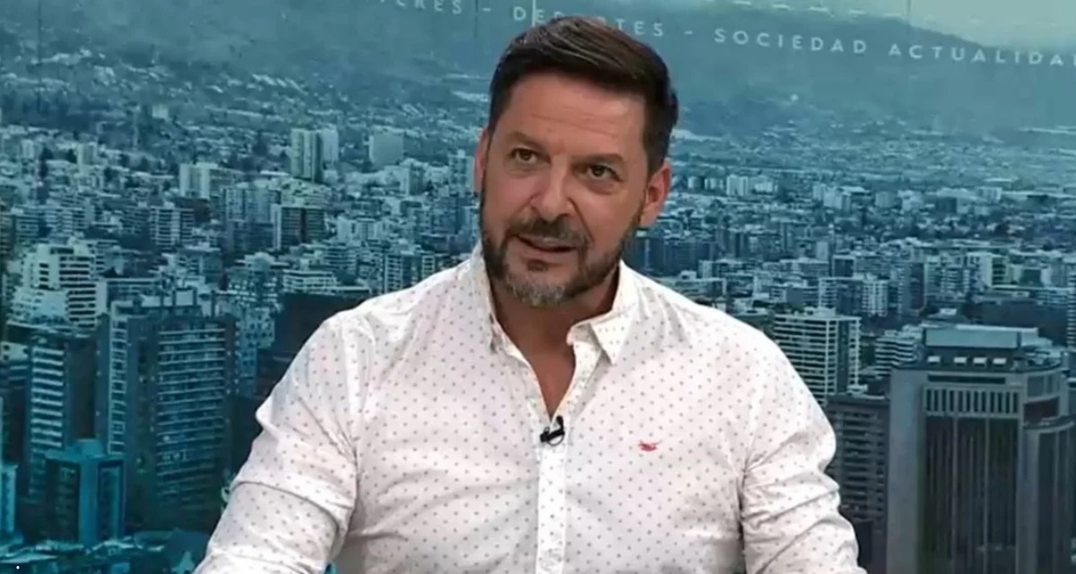 Rafael Cavada permanece en Chilevisión tras el episodio que lo sacó del aire el 29 de agosto y ya grabó su primera nota de regreso, un vuelo con la FACH para el fin de semana dieciochero