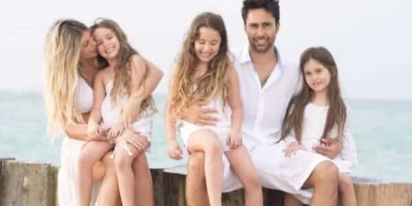 Raffaella Jiménez, hija de Coté López y Luis Jiménez, sorprendió en redes sociales por su gran parecido con la empresaria tras compartir una foto frente al espejo