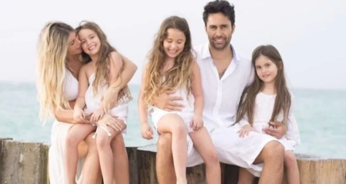 Raffaella Jiménez, hija de Coté López y Luis Jiménez, sorprendió en redes sociales por su gran parecido con la empresaria tras compartir una foto frente al espejo