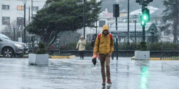 Un río atmosférico categoría 4 traerá lluvias persistentes a varias regiones de Chile desde el martes 22 hasta el próximo fin de semana.