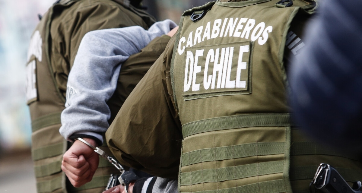 Carabineros rescató a un venezolano secuestrado en Puerto Montt: dos colombianos lo amenazaron con tijeras por una deuda.