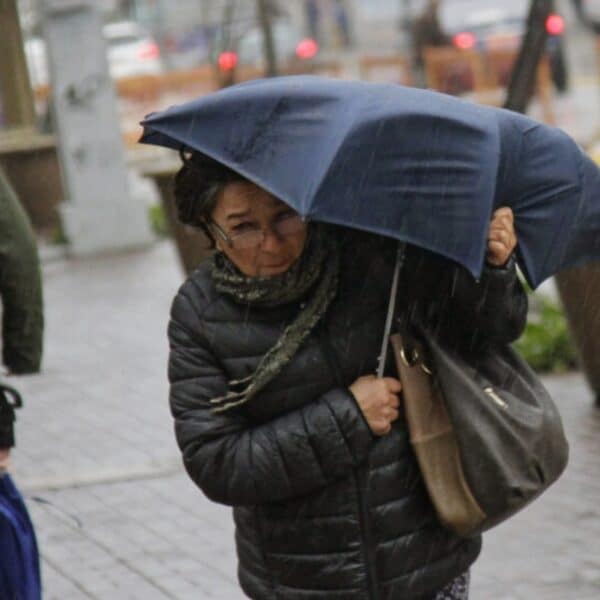 El viento Puelche llegará al centro-sur de Chile con rachas de hasta 100 km/h, tras heladas bajo cero del viernes