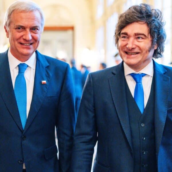 Vlado Mirosevic cuestionó la postura de Kast frente a Milei por el decreto 457: "Se pone del lado de Argentina"