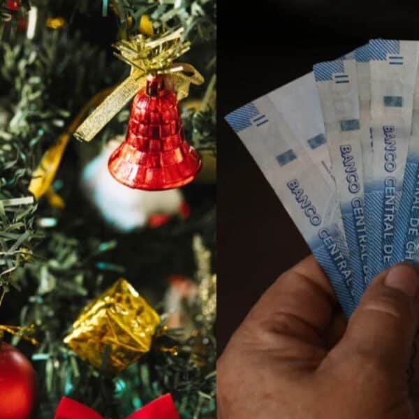 Adultos mayores revisando su liquidación de pensión en el contexto del pago del Aguinaldo de Navidad 2026