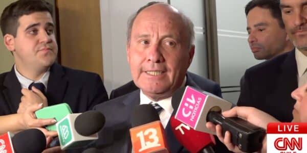 La parafina subirá $281,8 por litro desde este jueves tras el fin del congelamiento de su precio, una decisión que el ministro Jorge Quiroz defendió y que generó polémica.