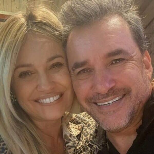 Ana Sol Romero quedó en el centro de un nuevo capítulo de su guerra de versiones con Douglas, tras revelarse en televisión qué habría gatillado las sospechas del cantante.