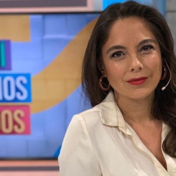 Ángeles Araya durante una aparición televisiva, en el contexto de su incorporación a un nuevo proyecto de TVN.