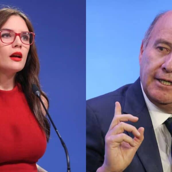 Camila Vallejo, exvocera de Gobierno, durante una declaración pública.