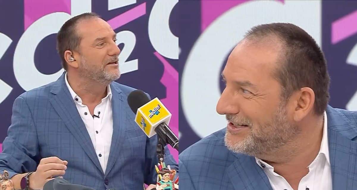 Daniel Fuenzalida muestra las entradas de su cabello durante una conversación con Cristián Pérez en el estudio de El Medio Día.