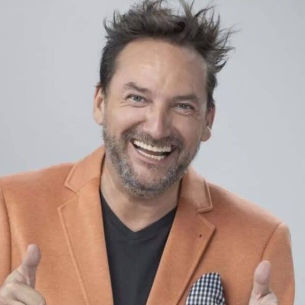 Daniel Fuenzalida y Titi García-Huidobro, mencionados en una controversia sobre la conducción del programa No es lo mismo de TV+.