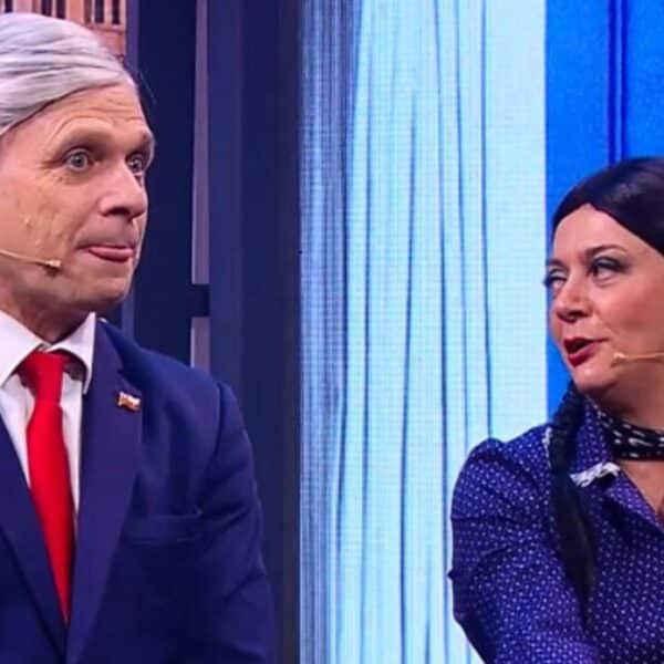 Paola Troncoso como La Chofi y Juan Pablo Bastidas como el Presidente Kast durante la rutina en Detrás del Muro de Mega