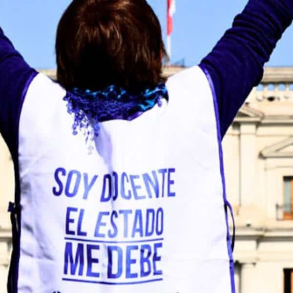 Profesores chilenos en una actividad educativa, en el contexto del proceso de reparación de la deuda histórica docente.