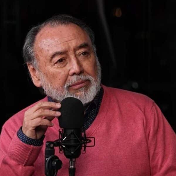 Don Carter durante una presentación de humor, en medio de la repercusión de un emotivo encuentro con un admirador.